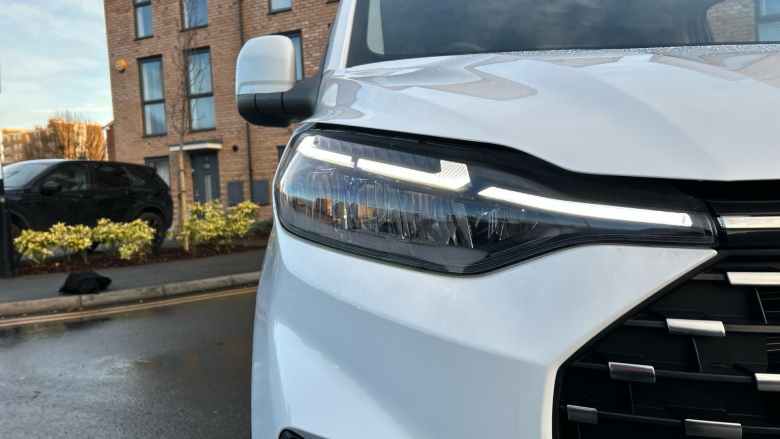 Ford Tourneo Custom 320 L1 Diesel Fwd 2.0 EcoBlue 136ps H1 Titanium 8 seater Auto